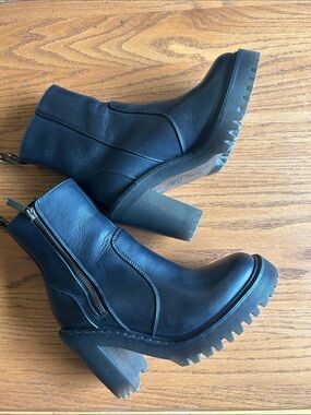 Dr. Martens Magdalena II